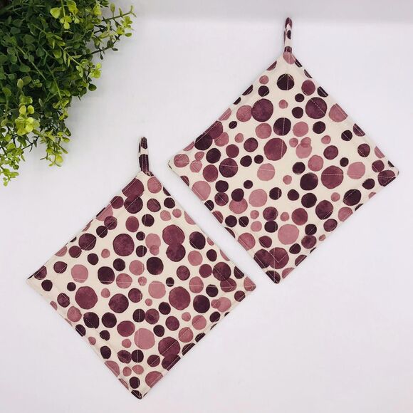 2 Square Potholders, Faded Purple Dots 2 Piece Set, 7x7 Inches - Picture 1 of 4